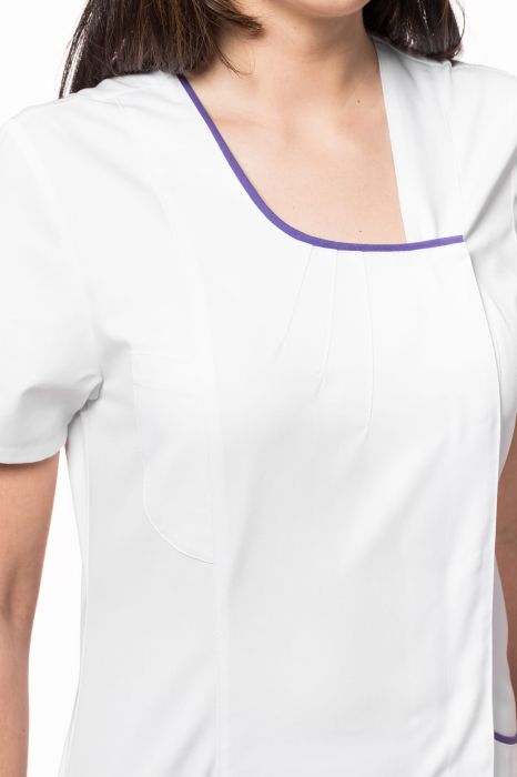 Damski żakiet medyczny Weronika – przesunięte zapięcie i kieszenie z kontrastowym wykończeniem