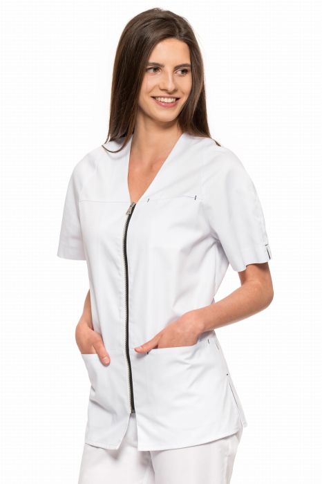 Żakiet medyczny Grażka – prosty fason z rękawami raglanowymi, trzema kieszeniami z kontrastowymi ryglami i dwukolorowym suwakiem.