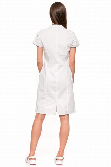 Sukienka medyczna damska – lekko dopasowany krój