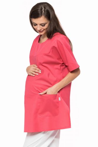 Tunika medyczna ciążowa Ada+ z krótkim rękawem i bocznymi rozcięciami.