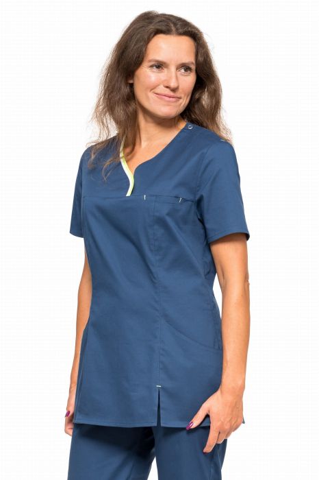 Bluza medyczna Dagna – dekolt łezka z kontrastową podwójną plisą