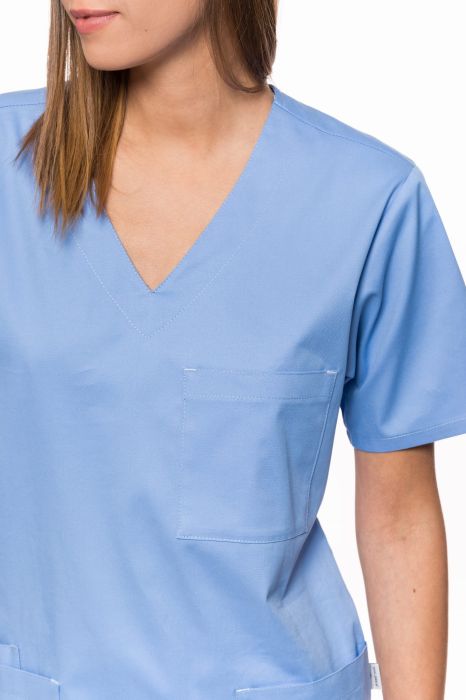 Bluza zabiegowa damska niebieska – luźny krój i dekolt w serek