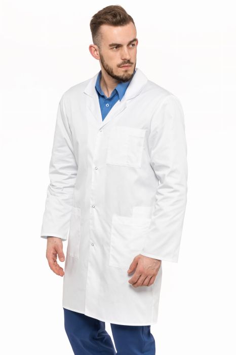Fartuch medyczny męski Artur – klasyczny fason z wykładanym kołnierzem, zapięciem na napy i pięcioma kieszeniami, długość 100 cm.