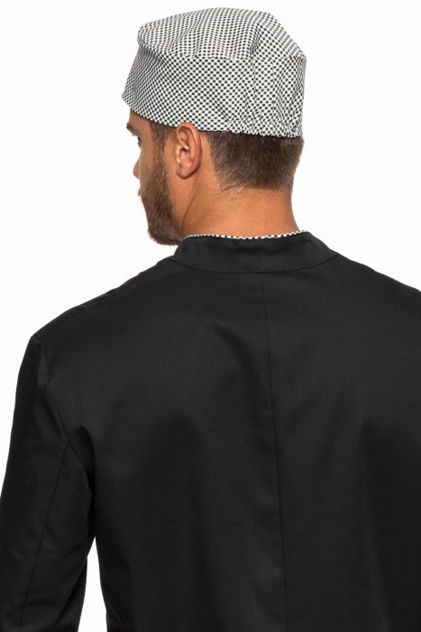 Furażerka gastronomiczna – klasyczne nakrycie głowy z gumką dla wygody i dopasowania.