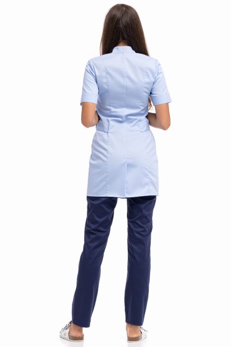 Tunika do pracy w medycynie Kamila – mankiety, rozcięcie z tyłu, wygodny fason
